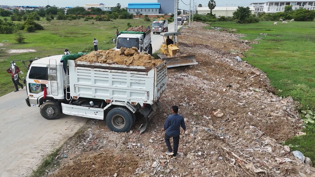 WoW!! Activity Dump Trucks Many And Dozer Komatsu Filling Flooded Land