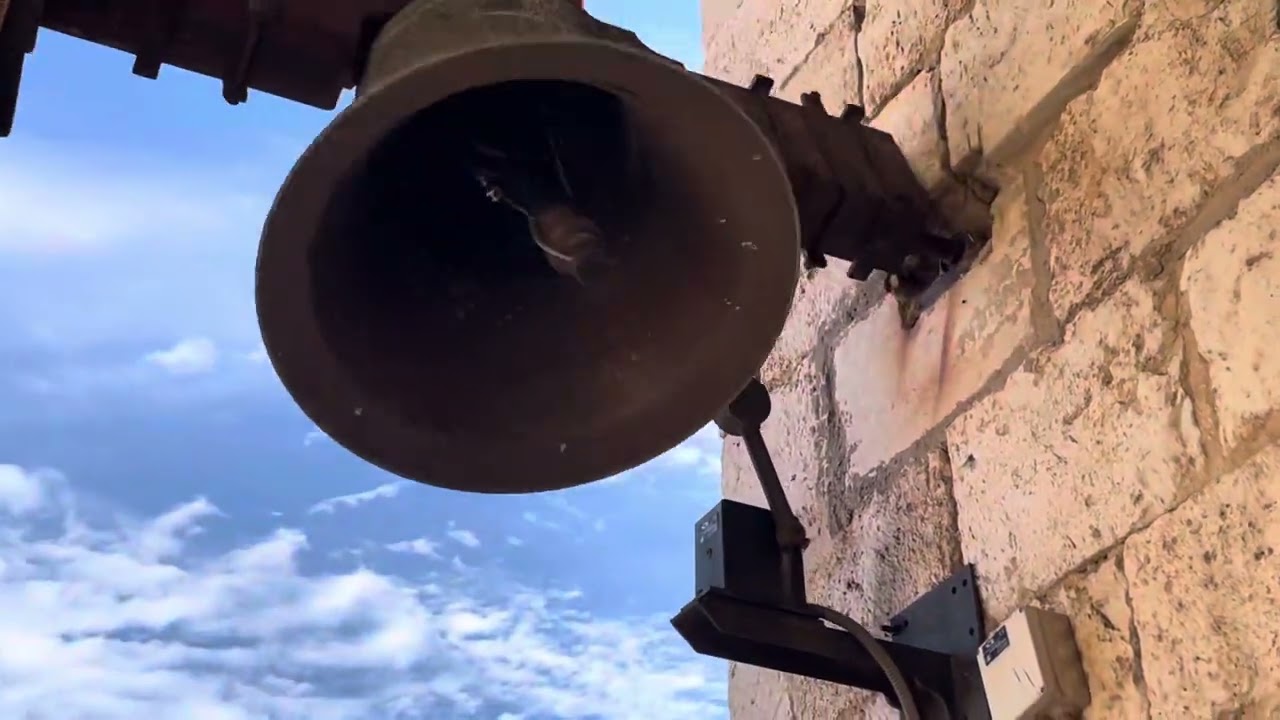 Volteo general automático en la Catedral-Magistral de Alcalá de Henares.