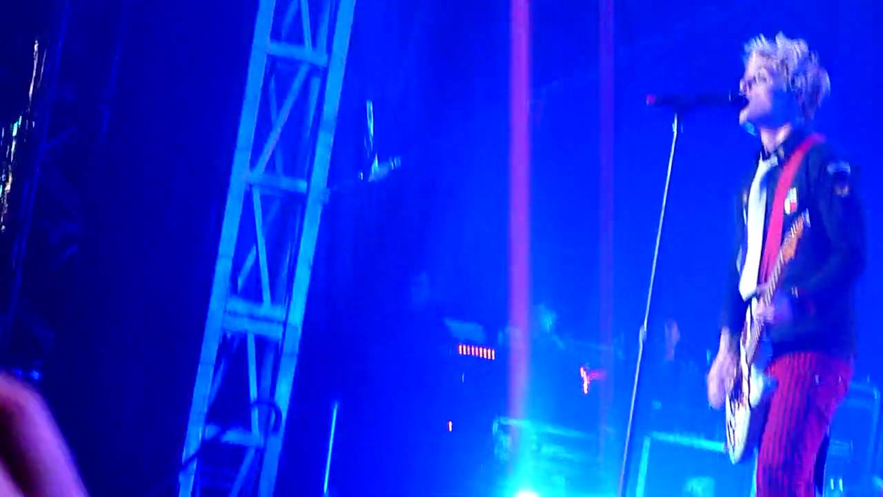 Green Day - Armatage Shanks/ Paper Lanterns @  Montréal, Quebec (August 21, 2010)