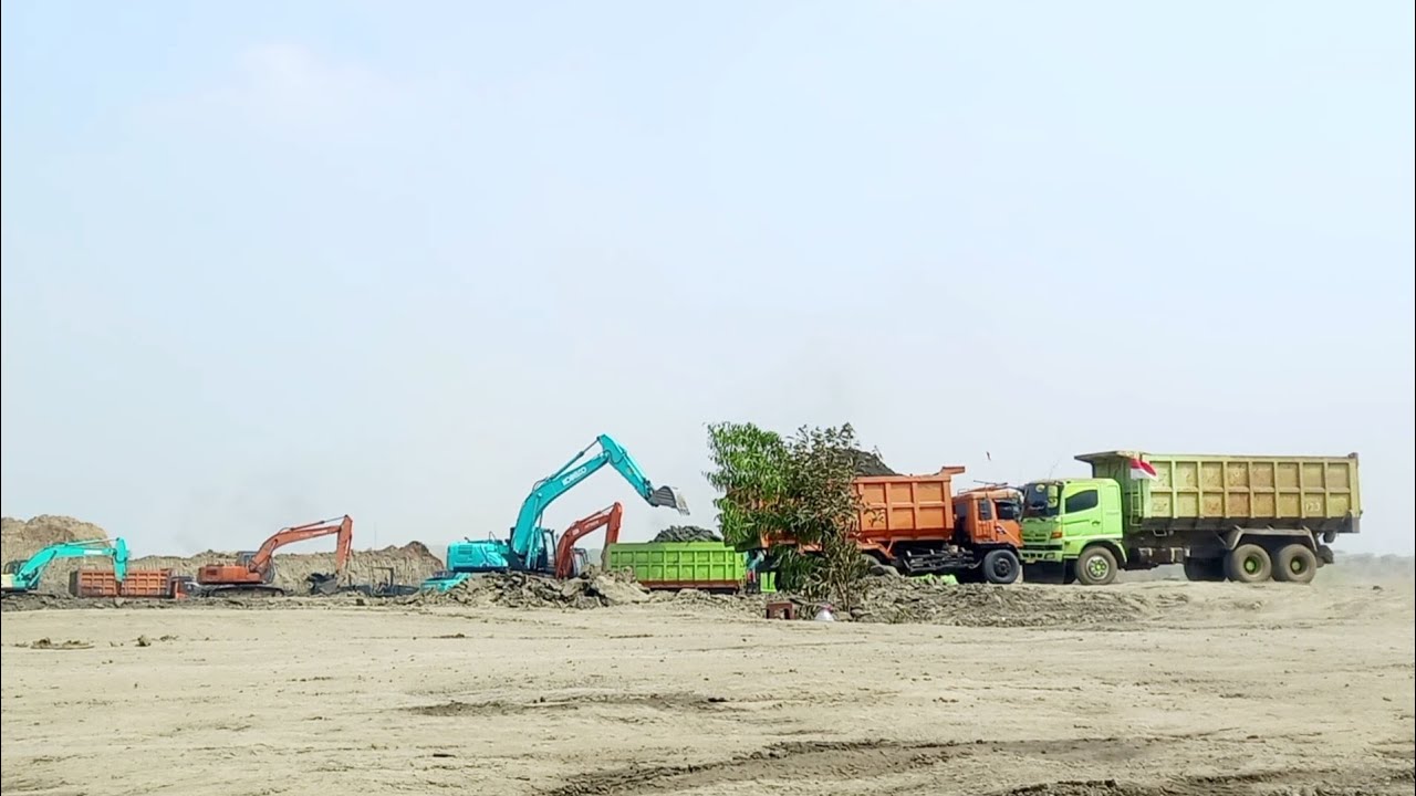 Proyek Besar gaesss....!!! Excavator Loading Tanah Ke Mobil Truk, Banyak Truk Harus Banyak Excavator