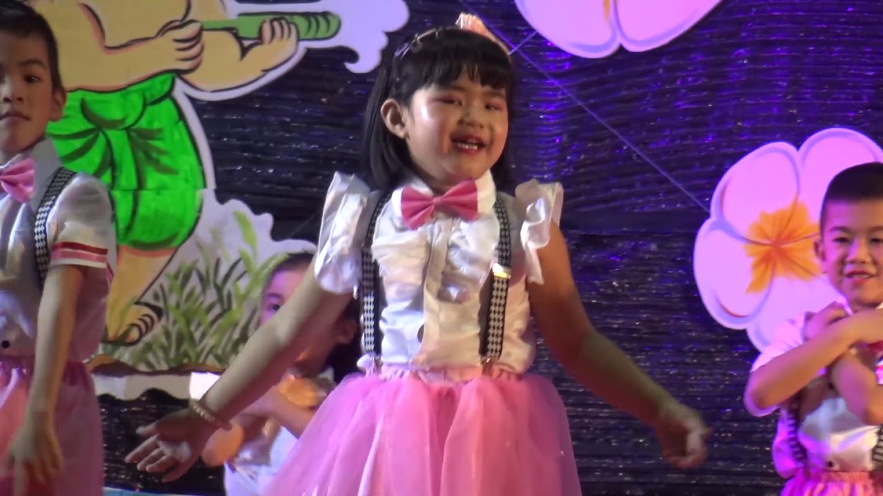 ชุดการแสดง เปิดประตูใจ