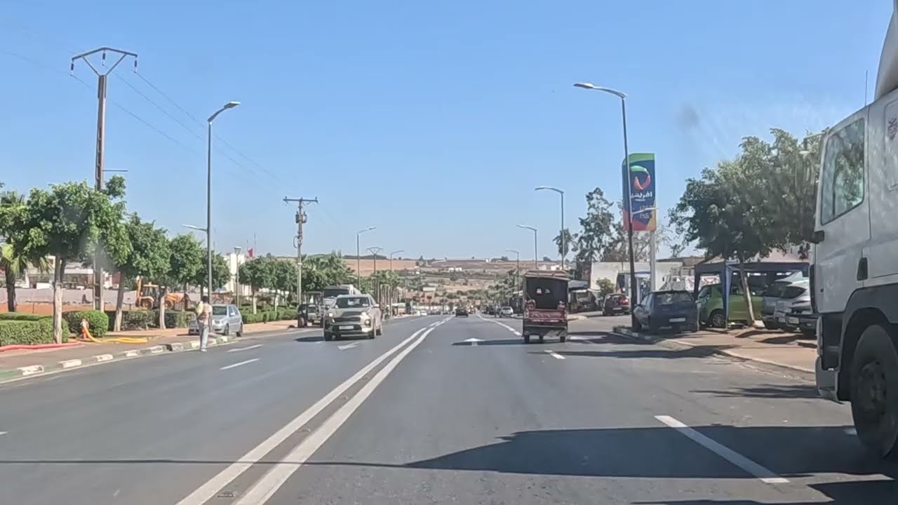 Balade Tamesna Sidi Yahya Zaers vers Ain Aouda ....le plaisir de la moto la Honda Deauville NT 700