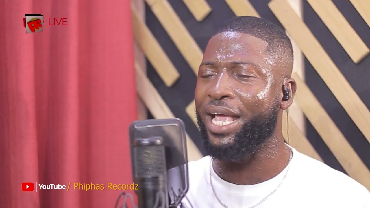 SON OF APOSTLE OKO, OKO JNR... HE CAN'T CONTROL HIMSELF IN WORSHIP