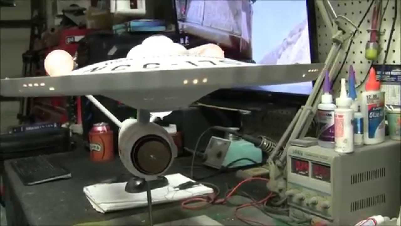 Polar Lights 1:350 Scale Star Trek TOS U.S.S. Enterprise Model