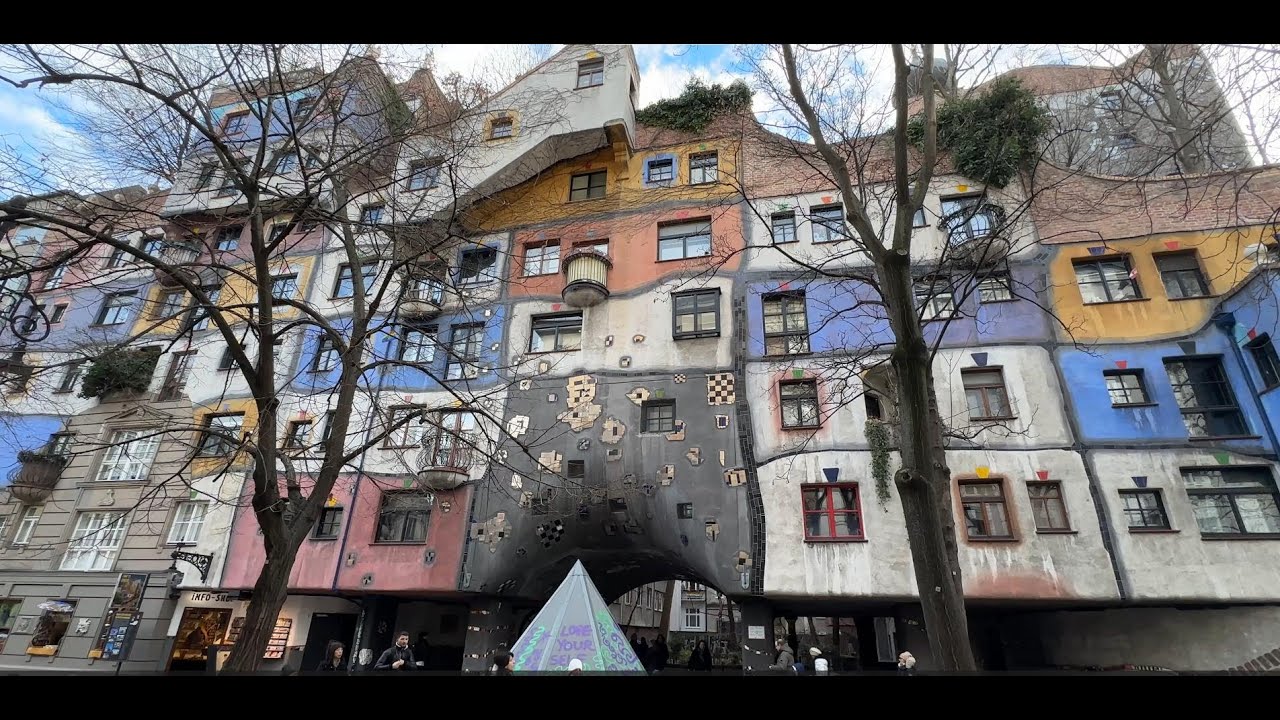 Hundertwasserhaus / Hundertwasser Village / Museum Hundertwasser / Vienna, Austria / 24.12.2024
