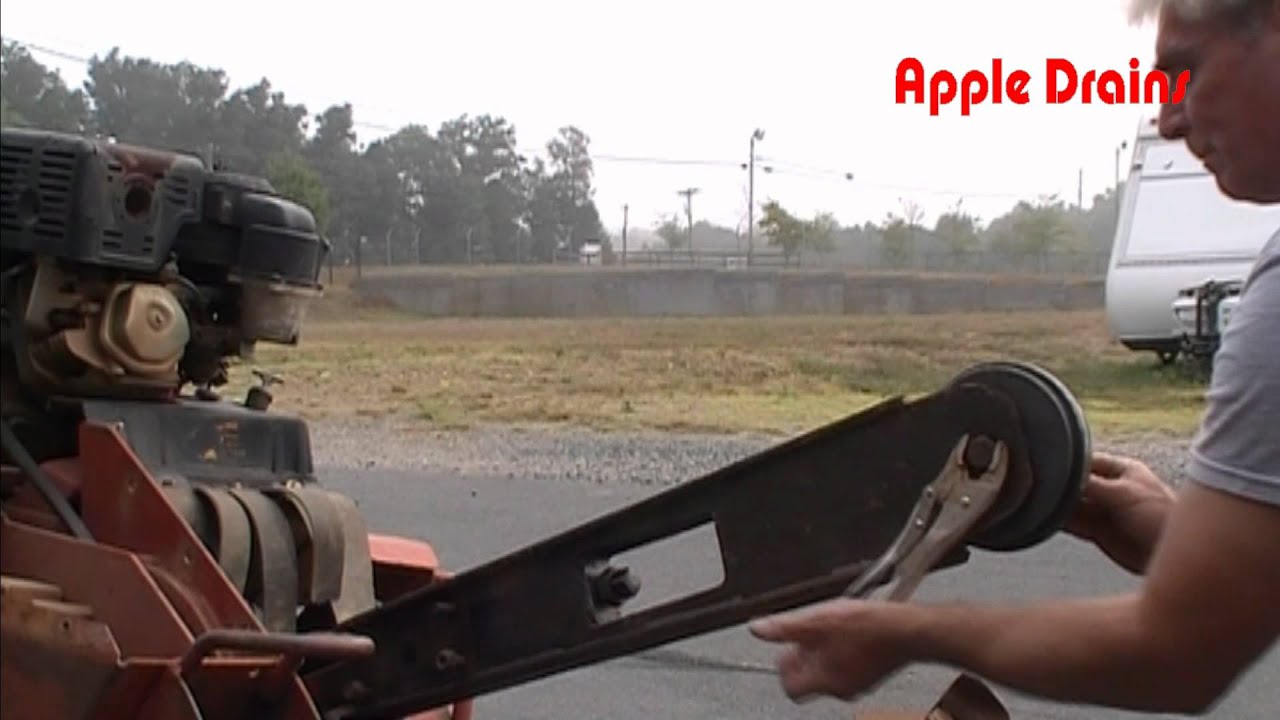 Ditch Witch - Model 1030, fixing the chain, roller wheel