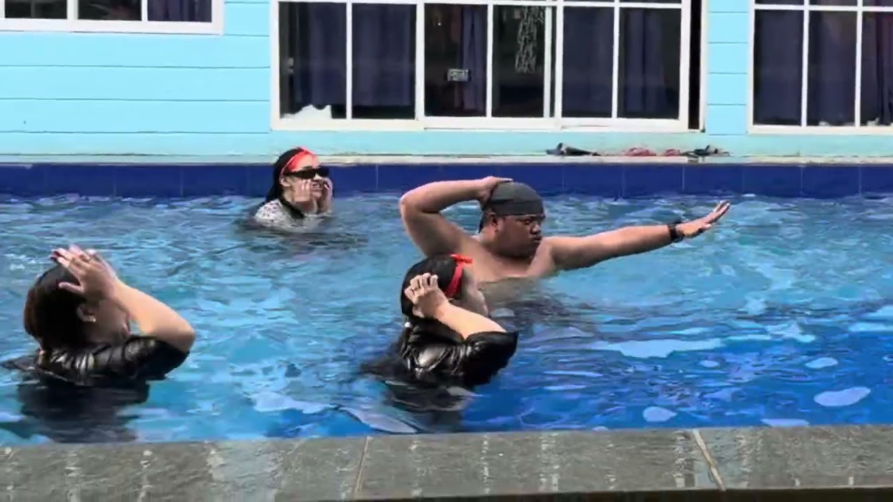 Family owaaah bonding na mikhalala pun a bola owaaah! 🤭🤣😂