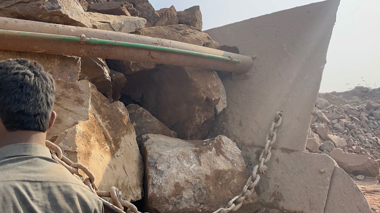 BIG ROCK 🪨 Crusher Machine - FULL Powerfull Process A Giant in Action-Big Rock Crushing