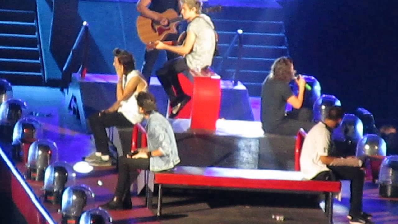 One Direction - Little Things - live in New Orleans