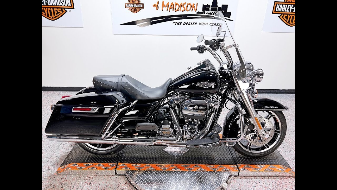 2022 FLHR ROAD KING VIVID BLACK