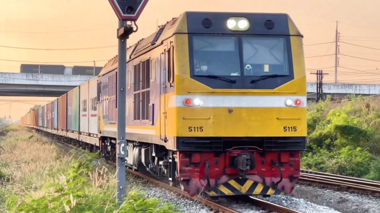 SRT. #รถไฟสองชุมทาง ชมรถไฟไทยสายตะวันออกหลากหลายขบวนที่สถานีชุมทางศรีราชาและสถานีชุมทางฉะเชิงเทรา