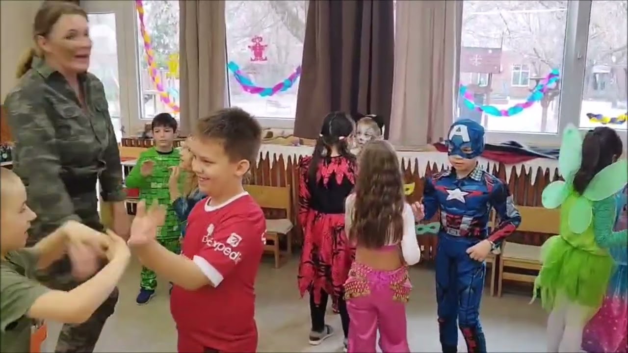 Okos Sünök bemutatkozó videó Kölcsey épület