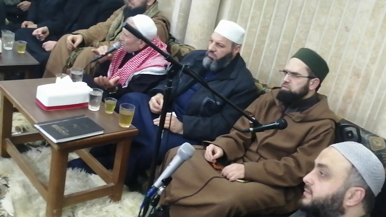 المنشد عبد الكريم المعاليقي في مجلس الصلاة على النبي في حماه مسجد النعسان مع الشيخ أحمد الشواف