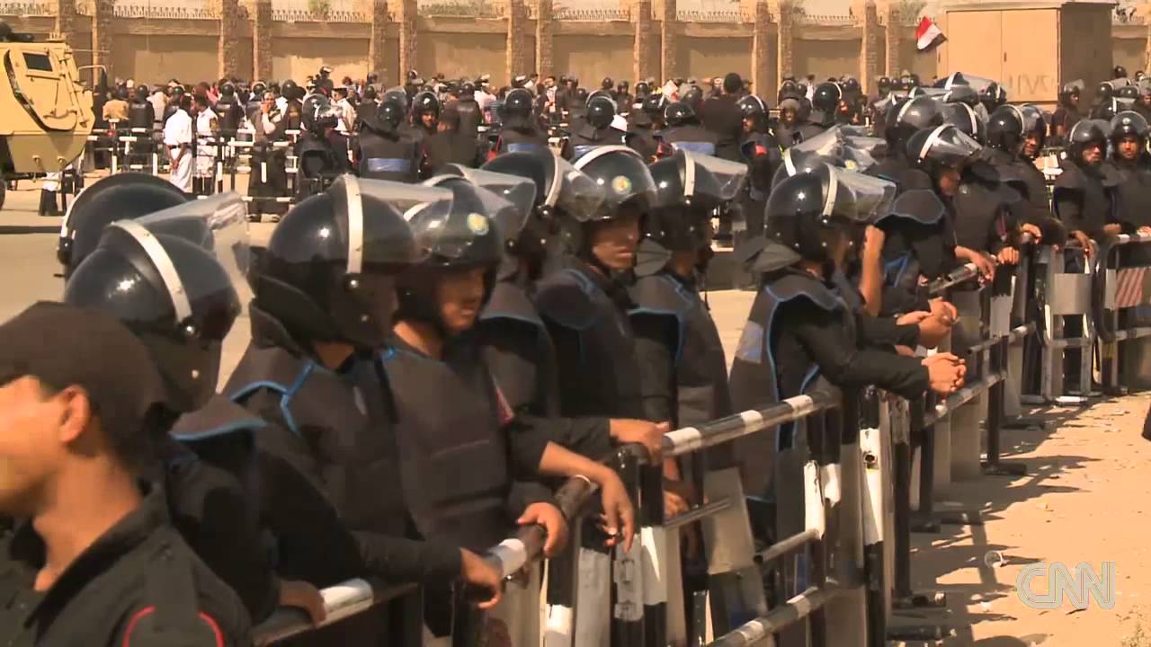 Egyptian police protest beard ban