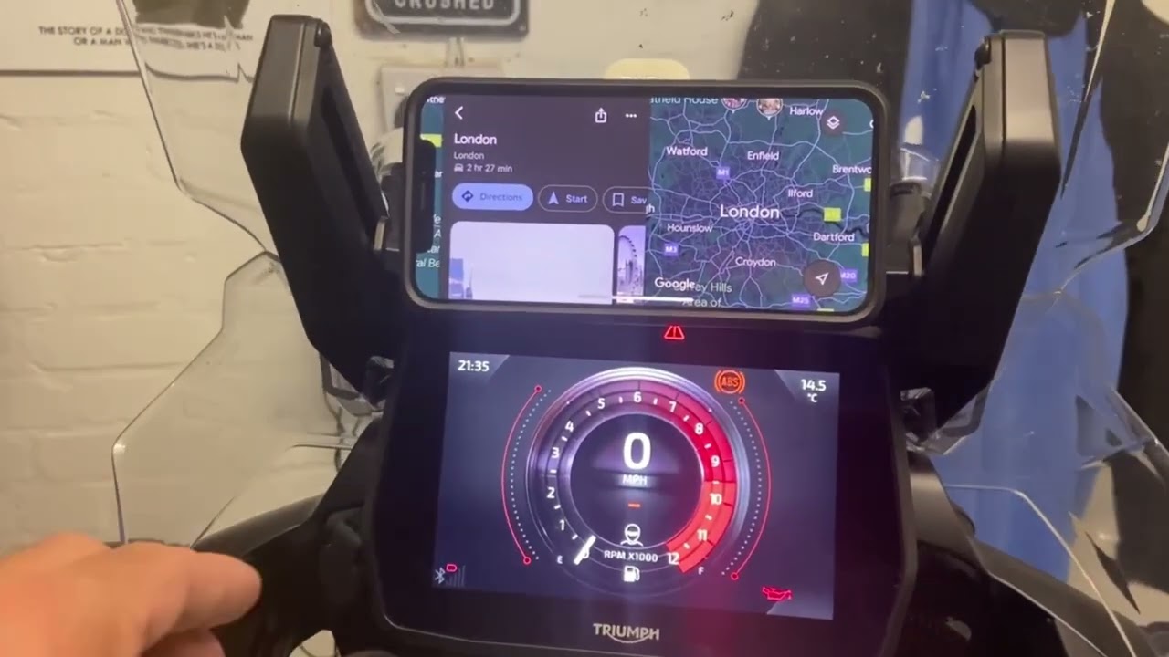 Triumph Tiger 1200 Rally Pro - Mounting a Phone