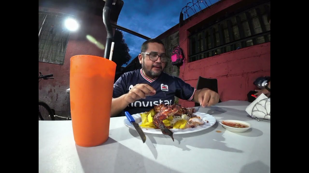 Fuimos a comer a ASADOS LA B' ROCHA !