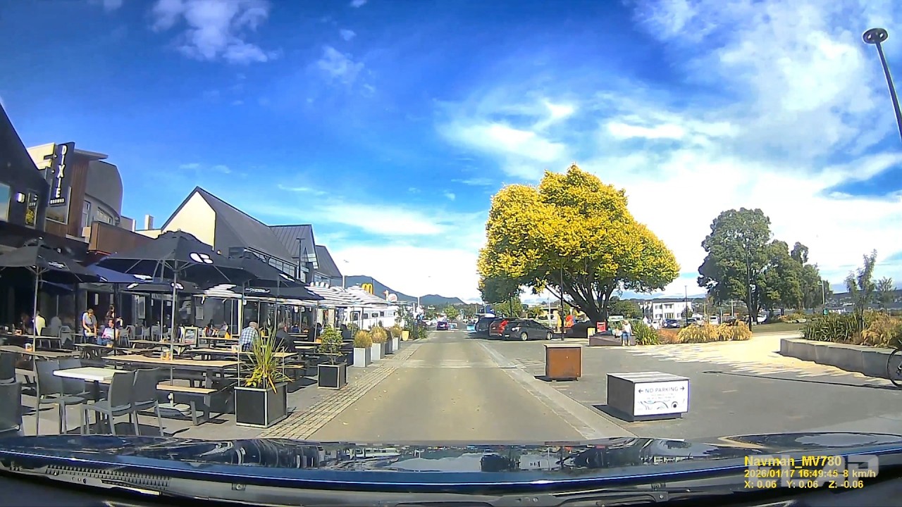 4k Dash cam New Zealand, Taupō.  Driving through the town centre.