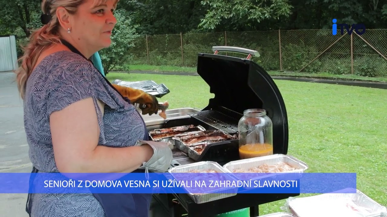 SENIOŘI Z DOMOVA VESNA SI UŽÍVALI NA ZAHRADNÍ SLAVNOSTI