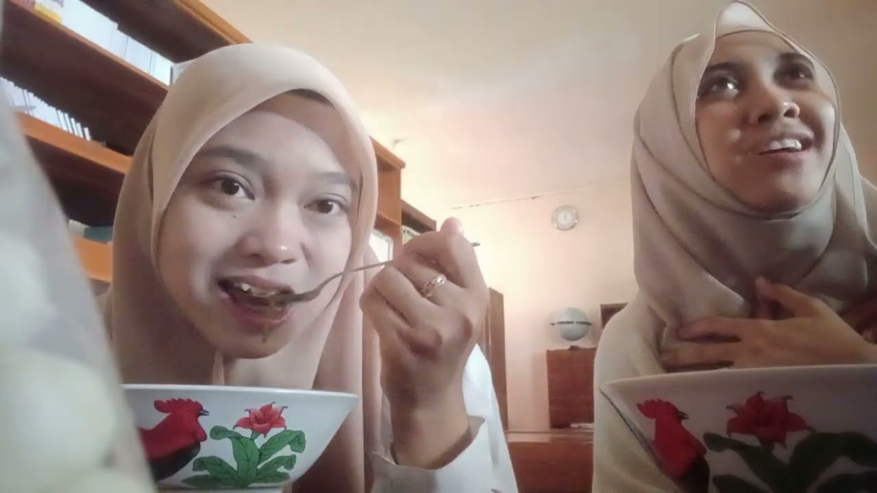 Makan di perpus
