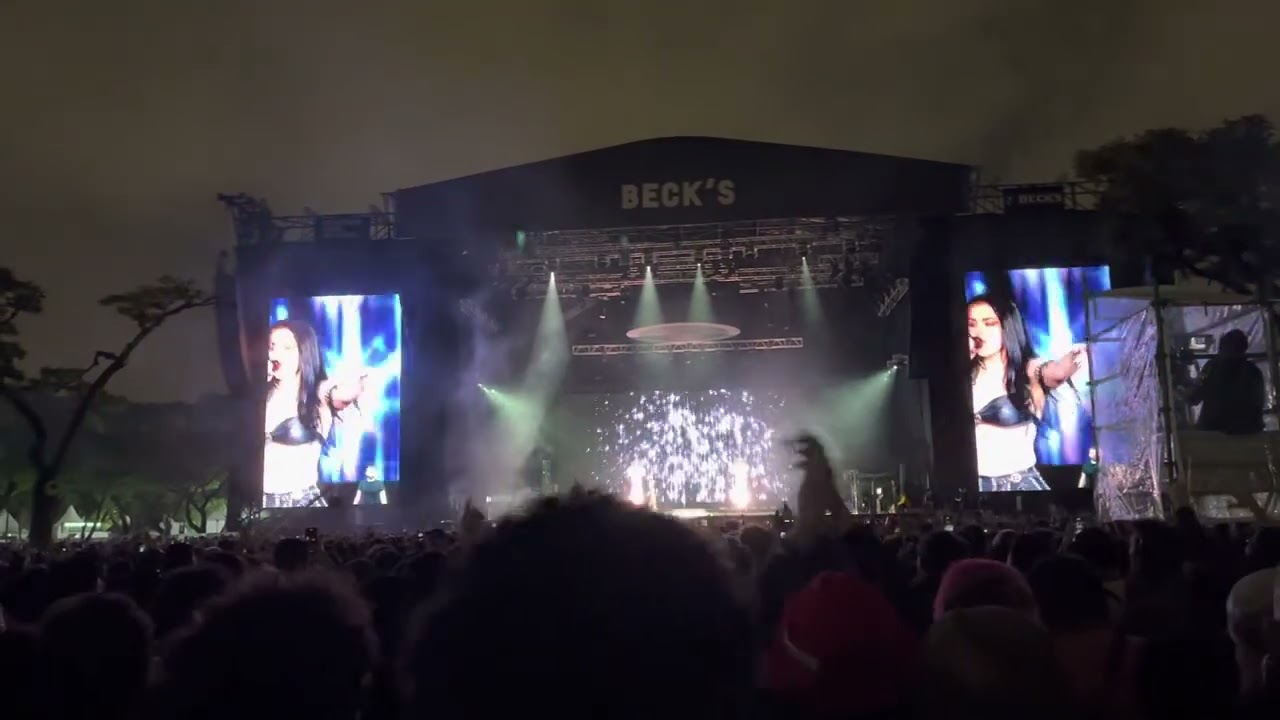 Charli XCX - Track 10 (Primavera Sound São Paulo 6/11/2022)