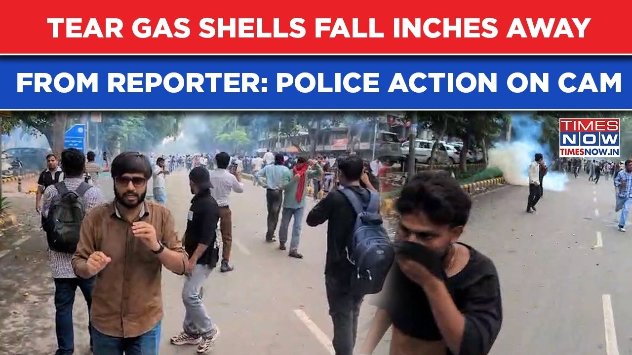 CJP Parliament March: Tear Gas Shell Falls Inches Away From Reporter| Police Vs Delhi Protests