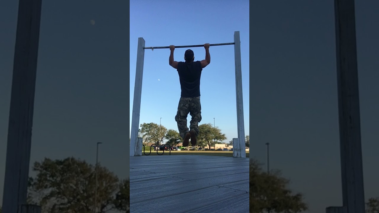 Randall Morris 44 pull ups in one Set at 220lbs and 62.   😊👍🏆🇺🇸 as part of a superset 44 32 25