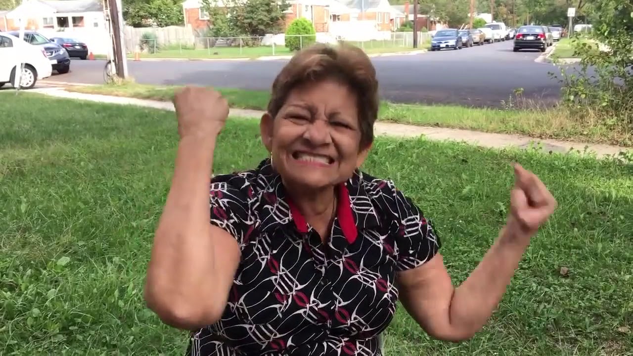 CUANDO TE DICE QUE SOLO ES UNA AMIGA