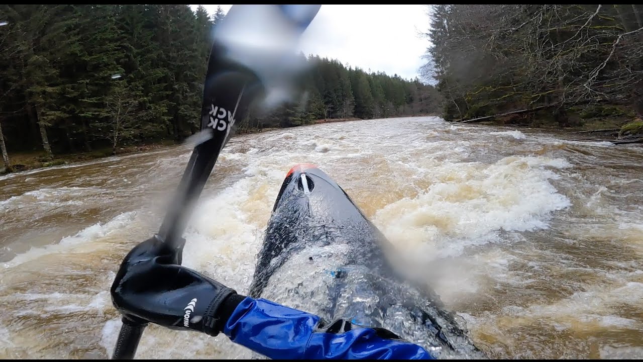 Schwarzer Regen Wildwasser Kajak (Regen - Teisnach/Bärenloch) bei Hochwasser (200cm)