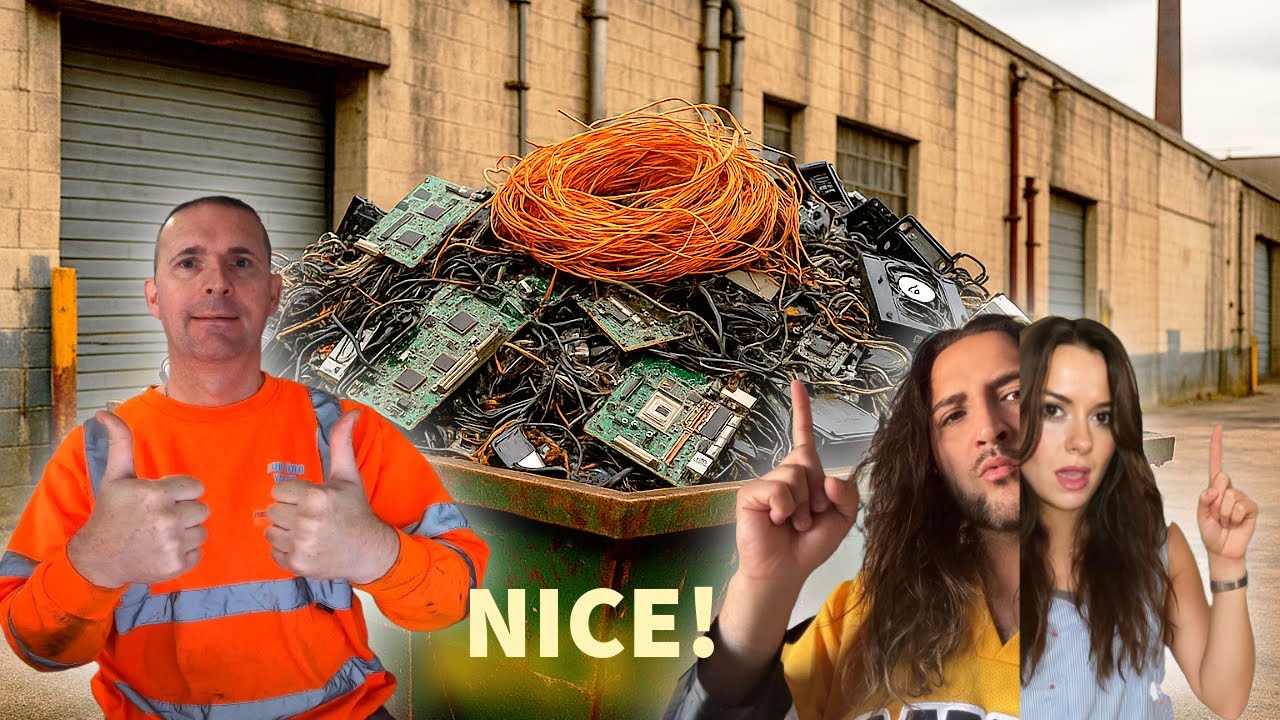 THIS DUMPSTER WAS FULL OF EWASTE GOLD [DUMPSTER DIVING UK]