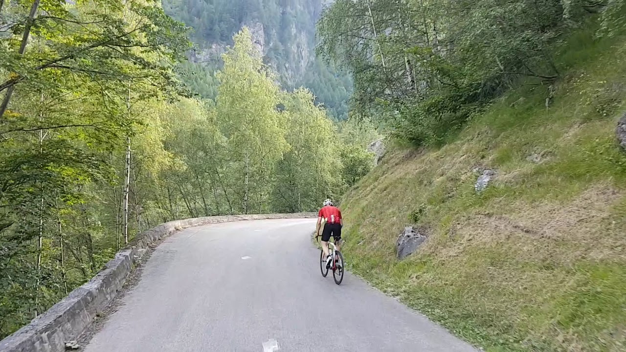 Skogging uphill.