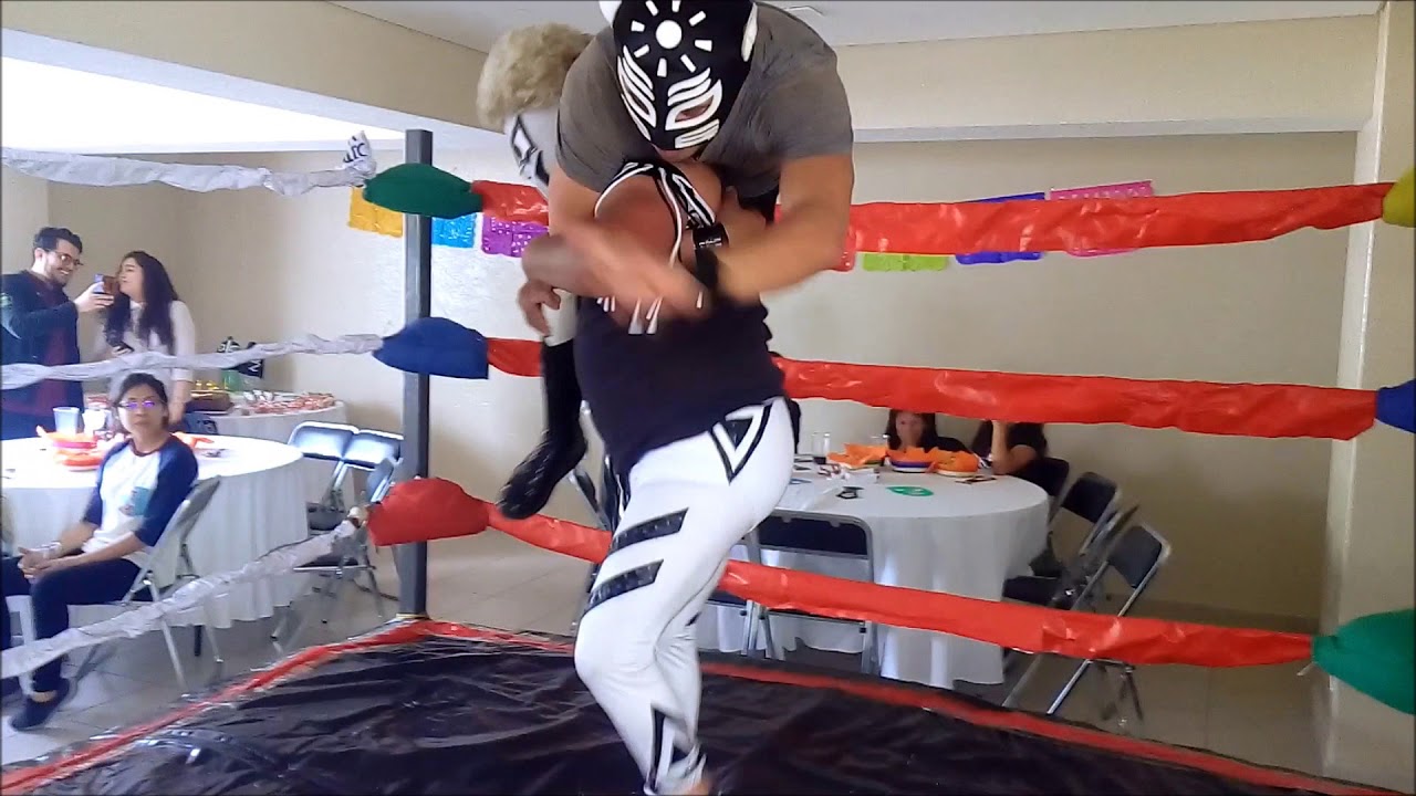 LA MEJOR SORPRESA  ES LUCHA LIBRE