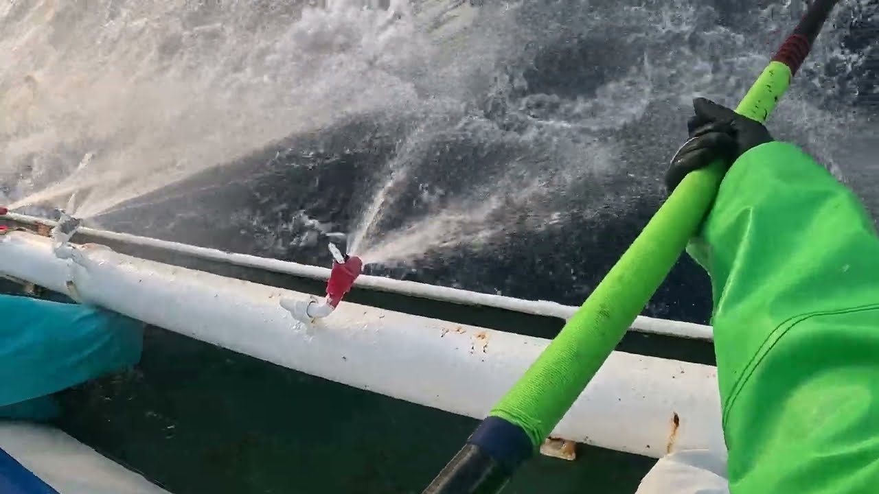 カツオ一本釣り　　釣り手目線