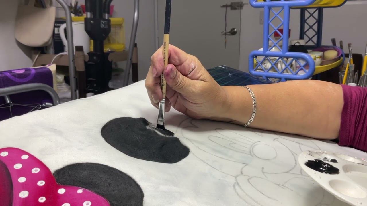 parte 1 CONVIERTE TU PINTURA ACRÍLICA EN TEXTIL Y PINTA EN TELA, TIPS POR MISS DORYLU.