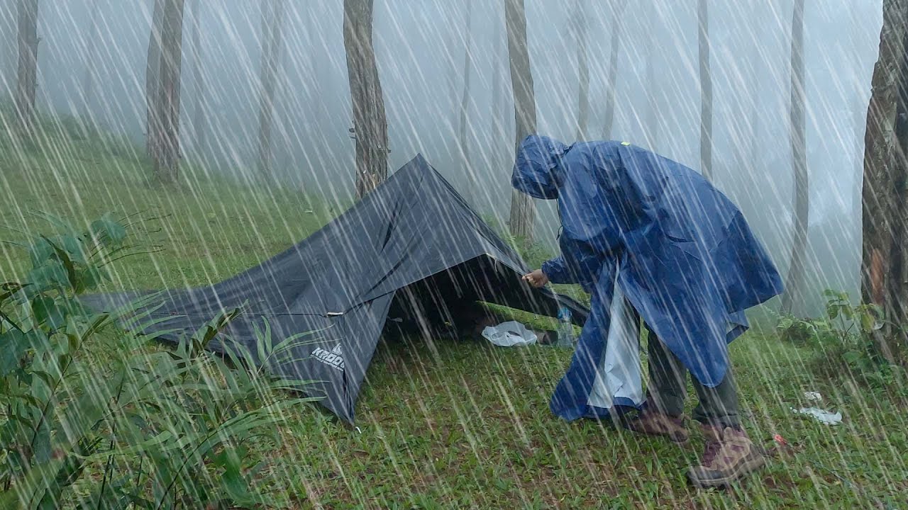 SOLO CAMPING IN RAIN • COSY RELAXING TARP SHELTER, COMFORT FOOD • ASMR