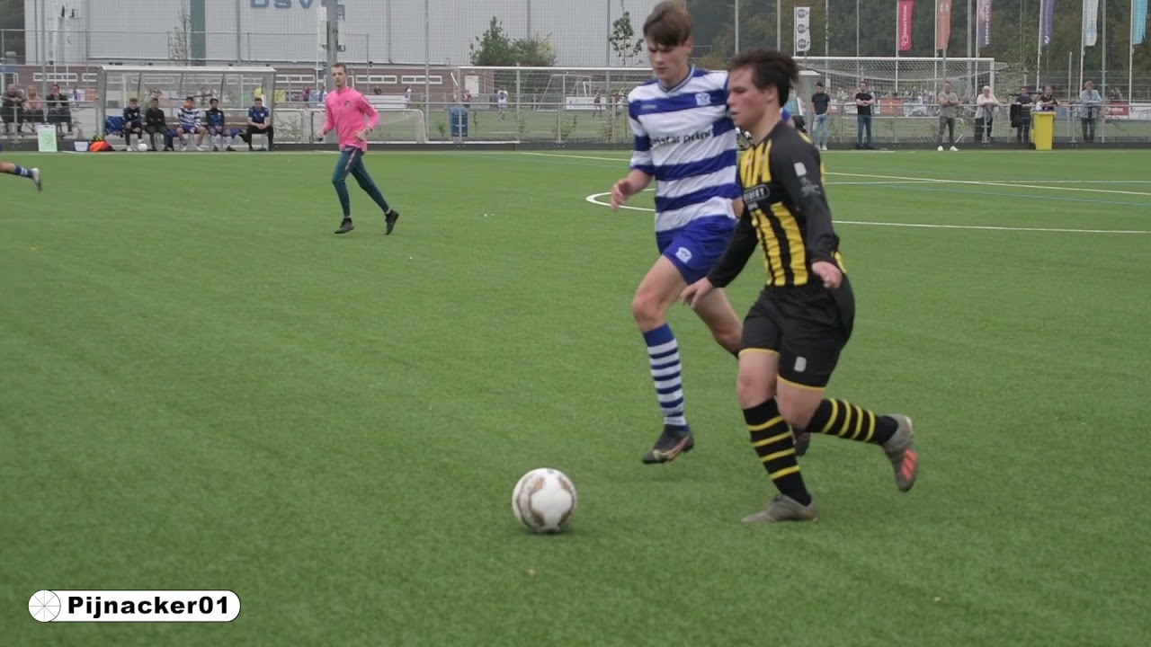 OLIVEO JO17-1 - Wilhelmus JO17-4 jeugdvoetbal wedstrijd Pijnacker
