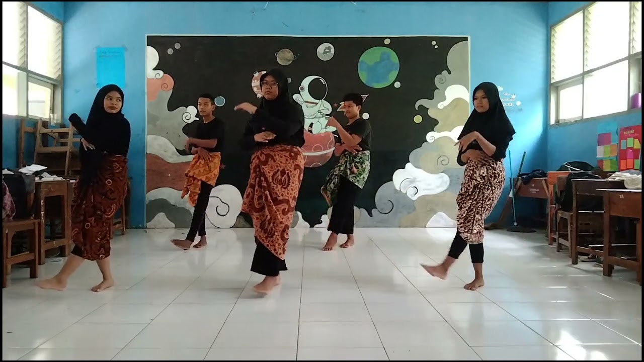 TARI MEDLEY #senitari #taridaerah #tarikreasi #cirebon #smpn1kedawung #projekP5 #bhinnekatunggalika