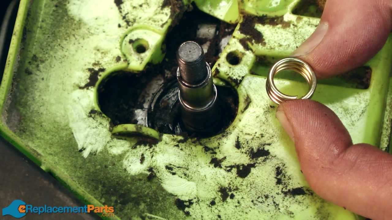 How to Replace the Oiler Assembly on a Chainsaw