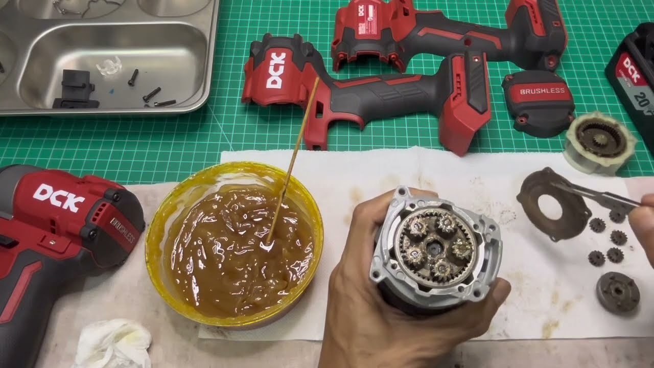 Hướng Dẫn Vệ Sinh, Thay Mỡ Bò Cho Máy Khoan Pin