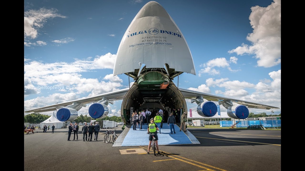 Загрузка Антонова АН-124