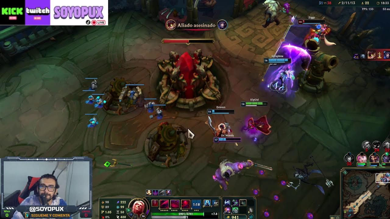 jugando League of Legends LAN