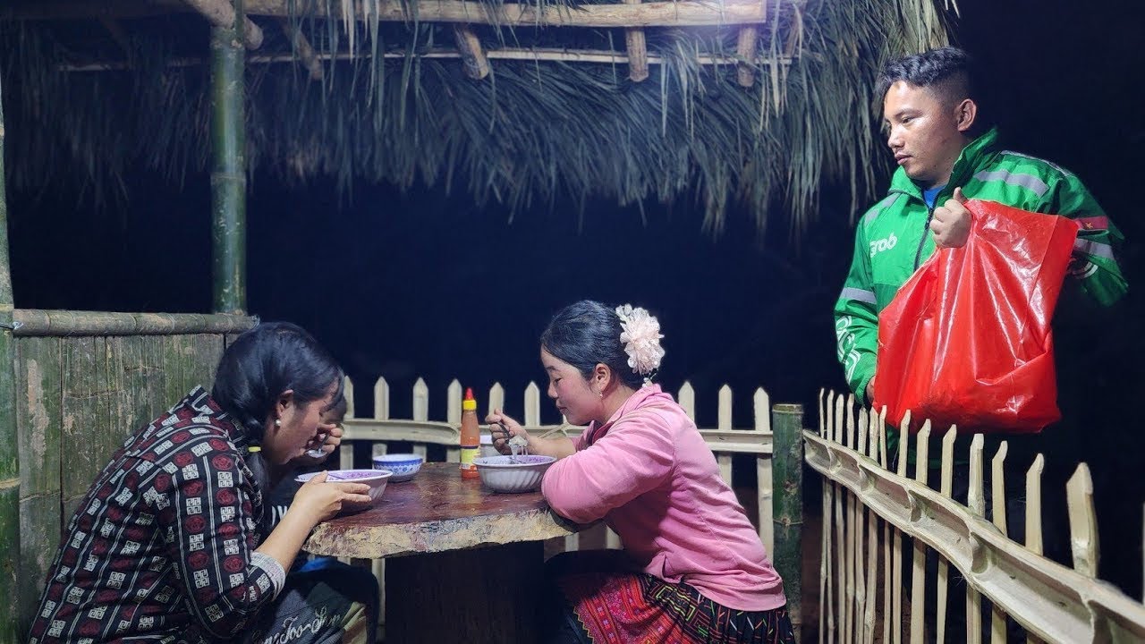 Mila Cooks a Heartwarming Meal for Strangers Using Gifts from Grab Viet
