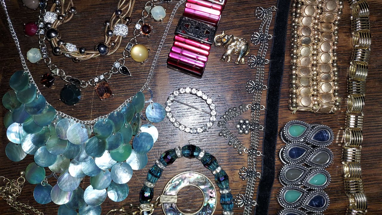 Jewelry and Yammerin' 880 Dollar Deals