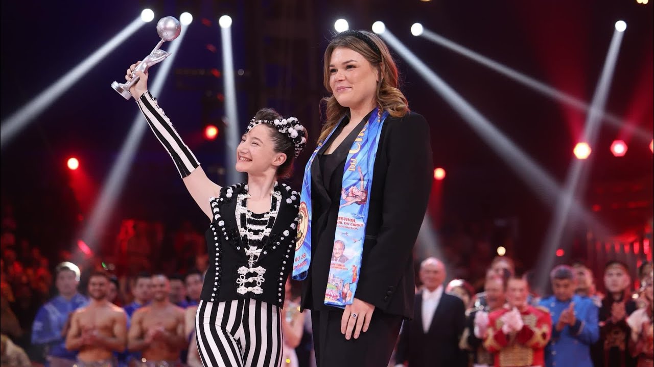 Trixie Zavatta “Handstands on Hoverboard” 46° Festival International du Cirque de Monte Carlo
