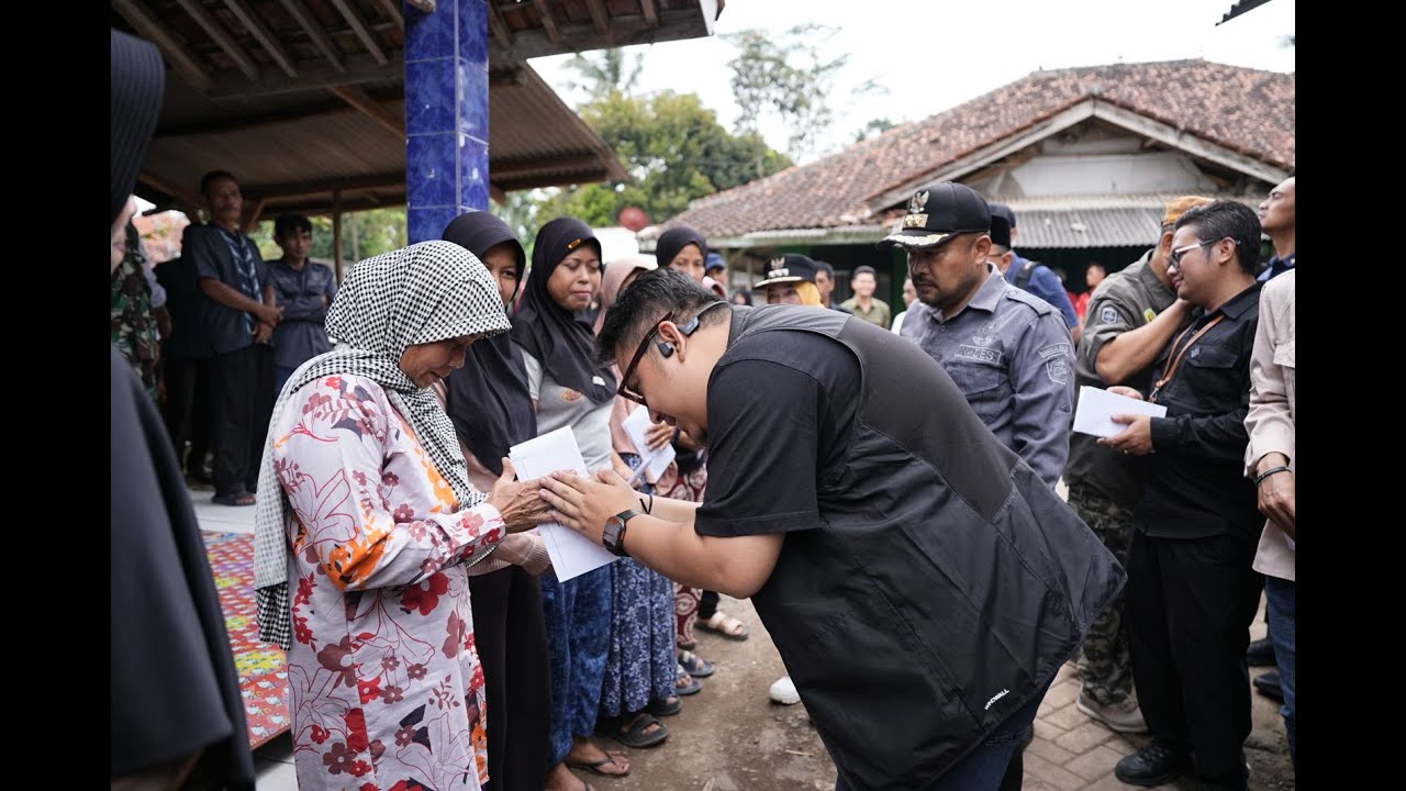 PENYERAHAN BANTUAN BAGI KORBAN BENCANA ALAM | CATATAN HARIAN KANG REY #20 (28 MARET 2025)