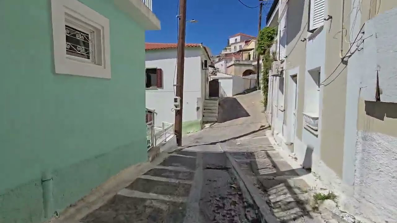 Χώρα Σάμου ενα χωριό εγκατελημένο από τους Ανθρώπους που το κατοικούσαν 50 χρονιά πριν...