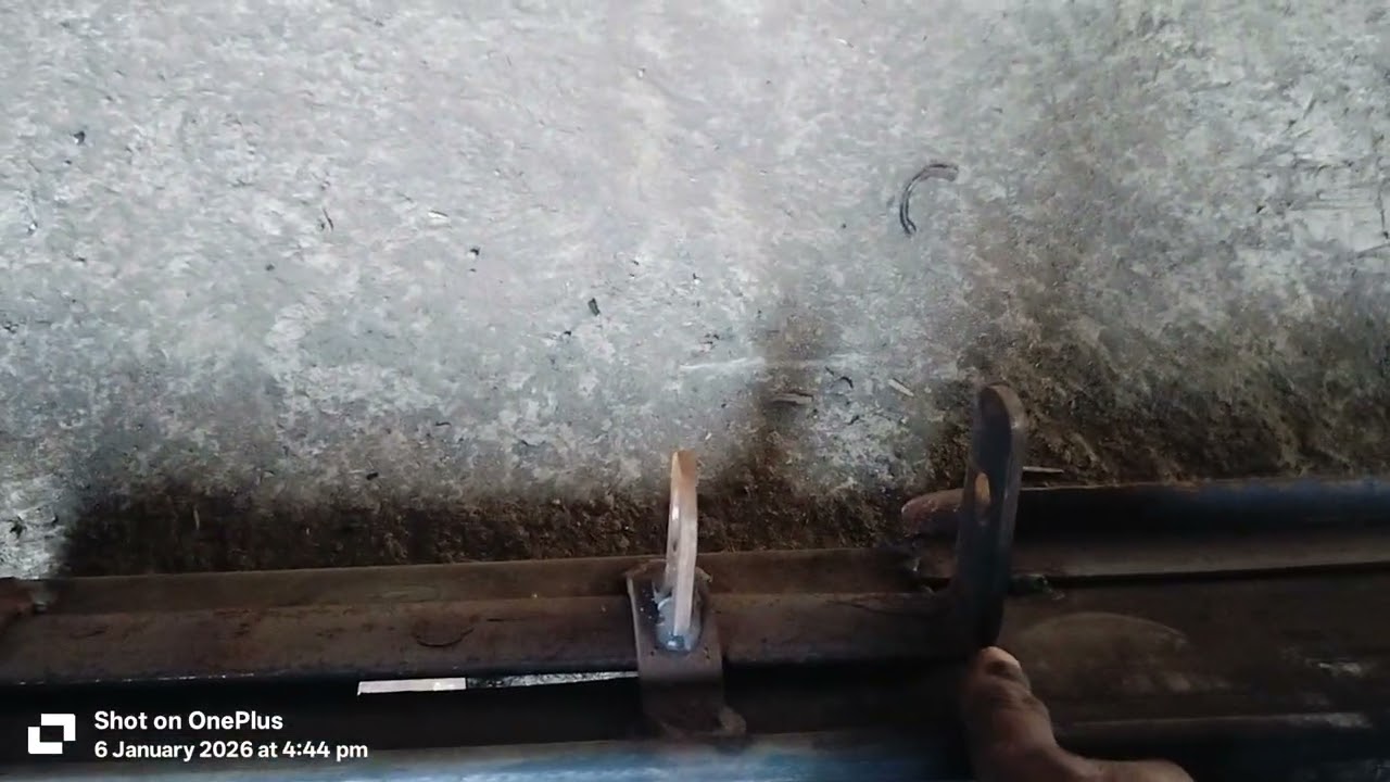 Shutter botam plat is prakar banai jati hai 