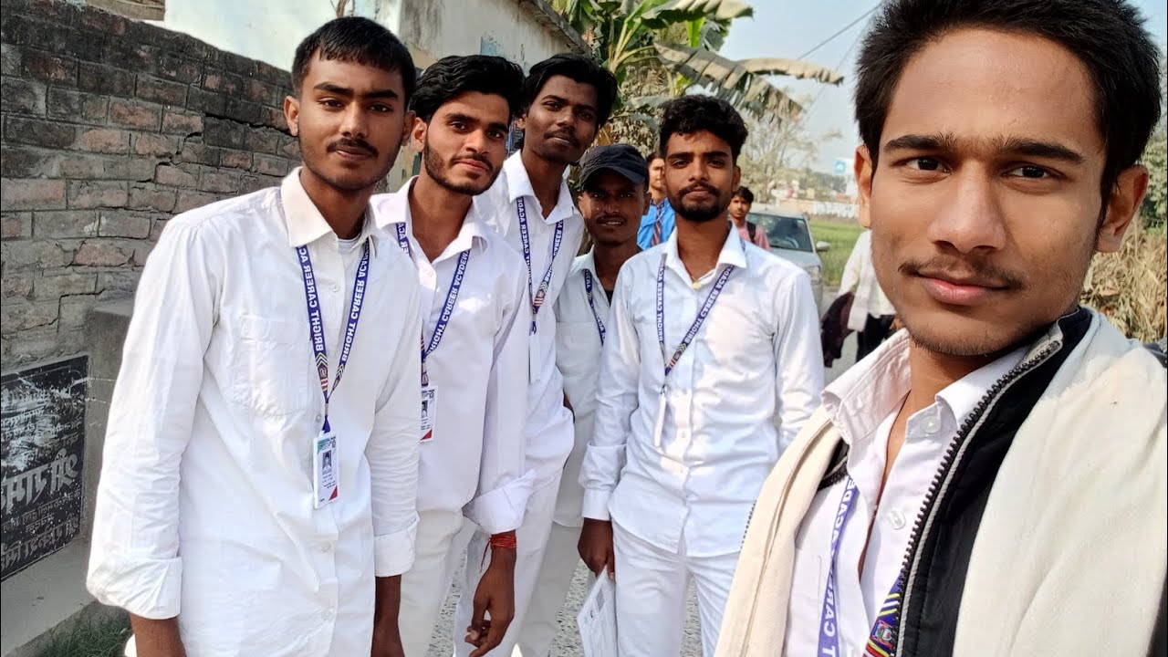 Exam me mobile le kar chale aaye🤫🤫