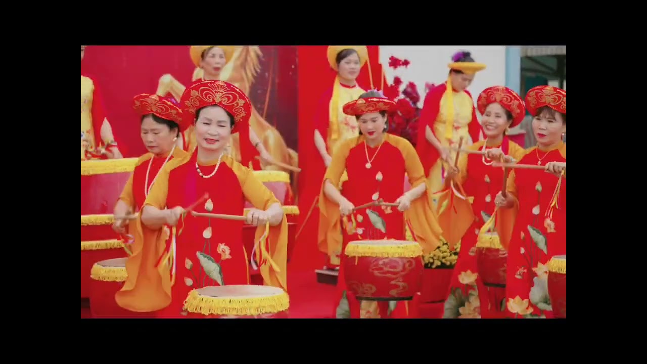 Đội trống hội Thăng Long thôn Châu Phong 