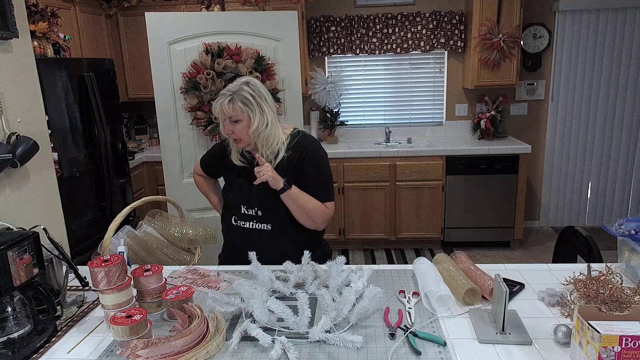 How to Make a DIY Rose Gold Victorian Christmas Wreath MakingTutorial