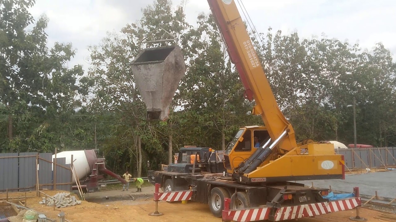 Kato Nk 300iii vs Nk 200H concrete